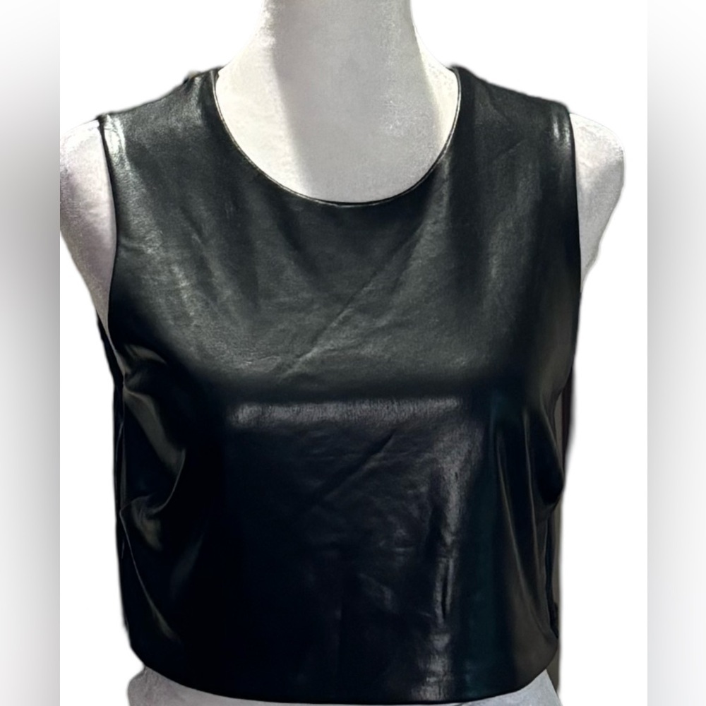 Hershe Bikercore Sleeveless Faux Leather Top Color Black Small